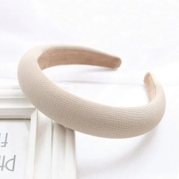 NWOT Corinna Snakeskin Textured Gray Headband - Picture 1 of 4